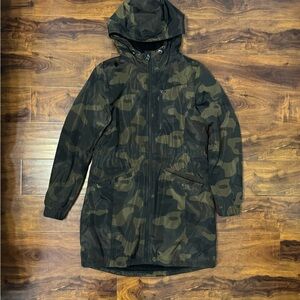 Lucky Brand Camo Parka w/ Cozy Sherpa Lining (Men’s S)